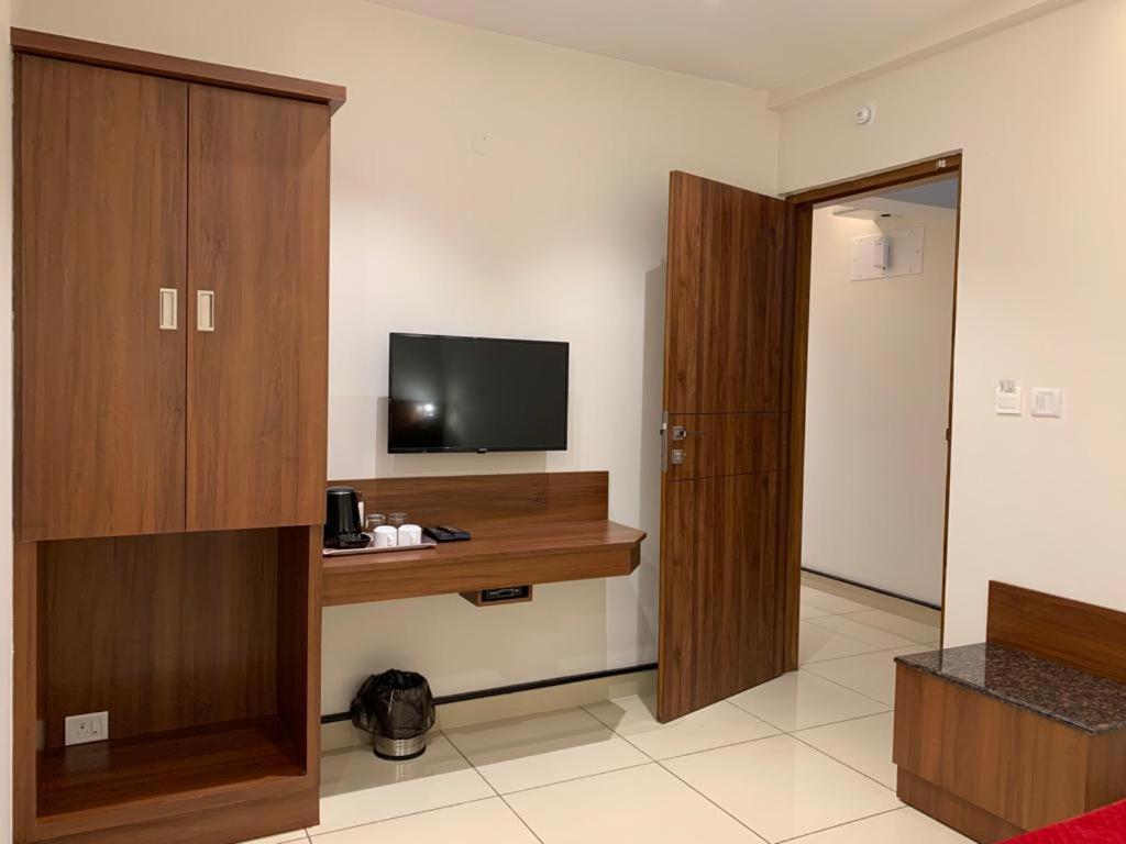 Jesta Residency Hotel Hassan Exterior photo